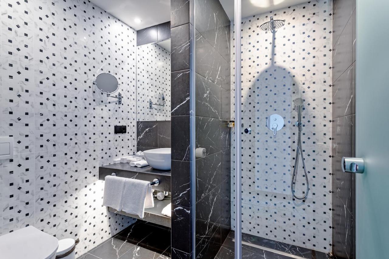Taberne Boutique Hotel Tbilisi Buitenkant foto